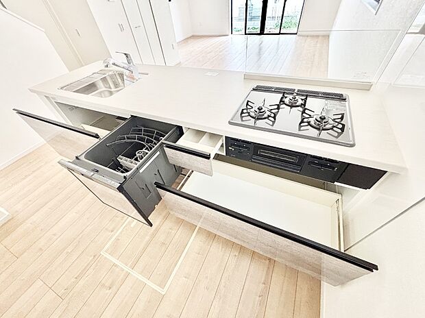 使いやすさを優先したスライド式収納タイプ!