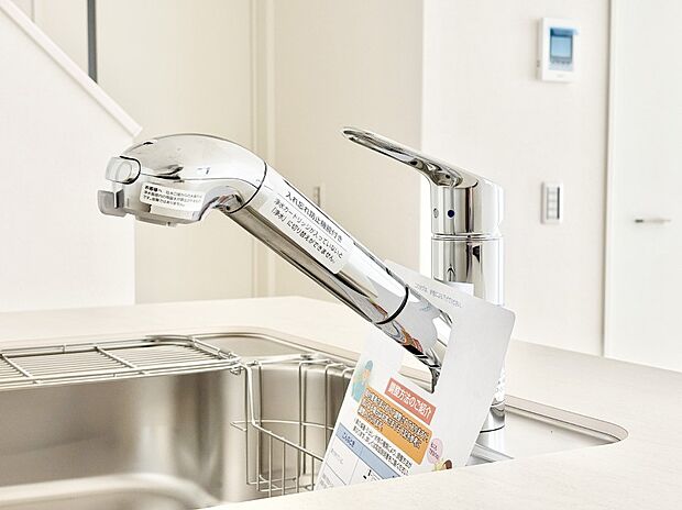 いつでも清潔なおいしいお水を。一つの水栓で水道水と浄水を使い分け。