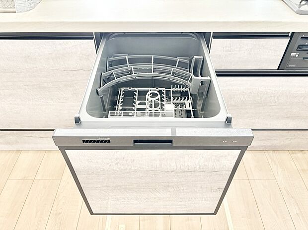 面倒なお片づけは食洗機にお任せ！家事の負担が減って、時間にも気持ちにもゆとりができます。