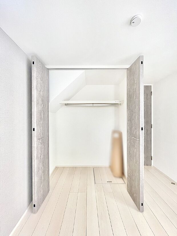 たっぷりの収納スペースで快適に暮らせそう 