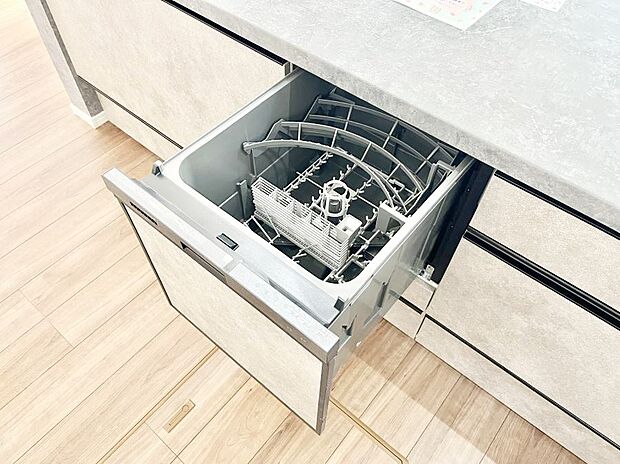 面倒なお片づけは食洗機にお任せ！家事の負担が減って、時間にも気持ちにもゆとりができます。