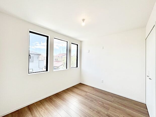 爽やかな日差しがお部屋全体を優しく包み込んでくれます