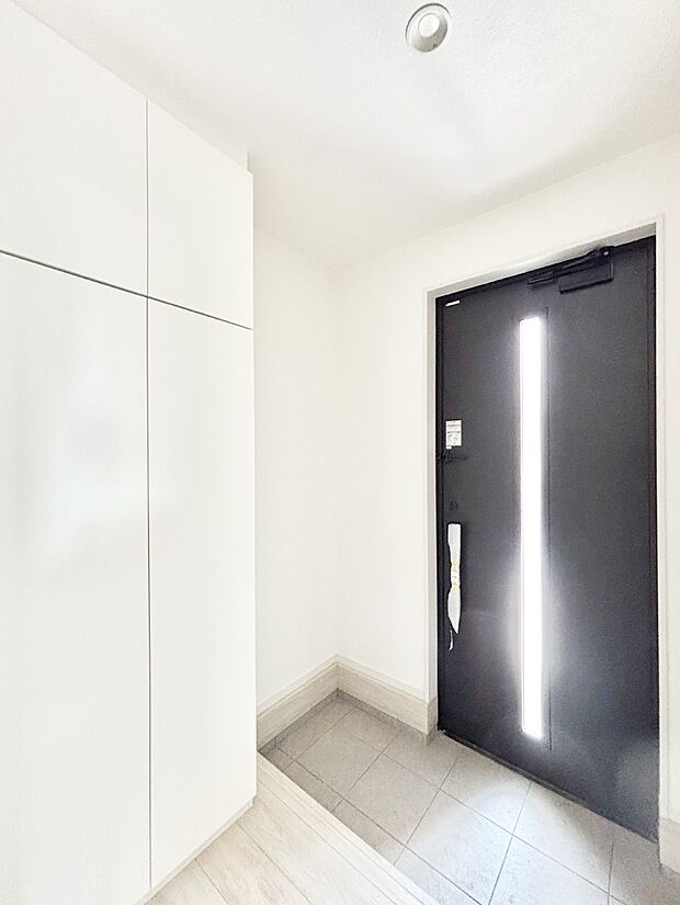 家族の帰宅やお客様をあたたかく迎える玄関