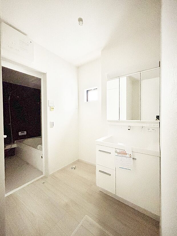 広々とゆとりのあるランドリースペース