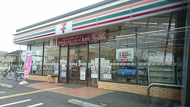 コンビニ 700m ファミリーマート TKSさいど店