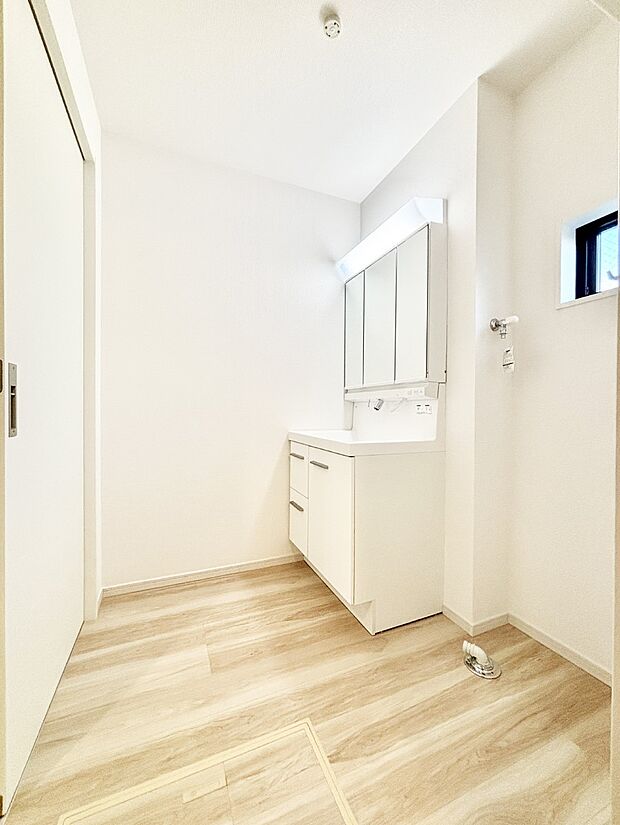 広々とゆとりのあるランドリースペース