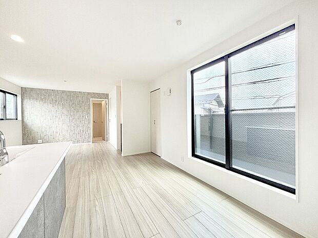 家族団らんの時間も増えそうなくつろぎのリビングダイニング。   