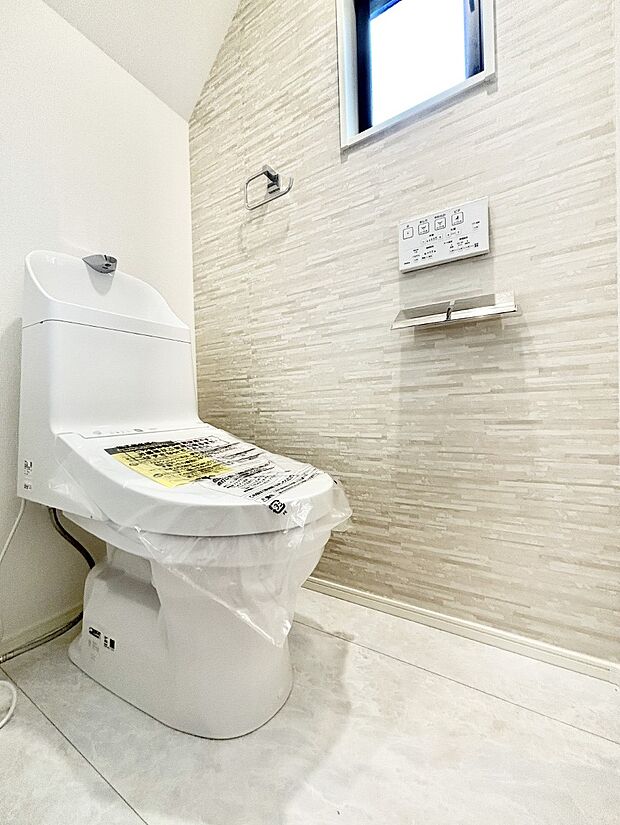 明るく清潔感のあるトイレです。 