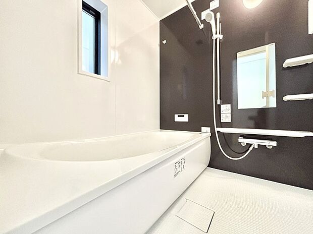 落ち着いた雰囲気でゆっくりお寛ぎいただけるバスルーム