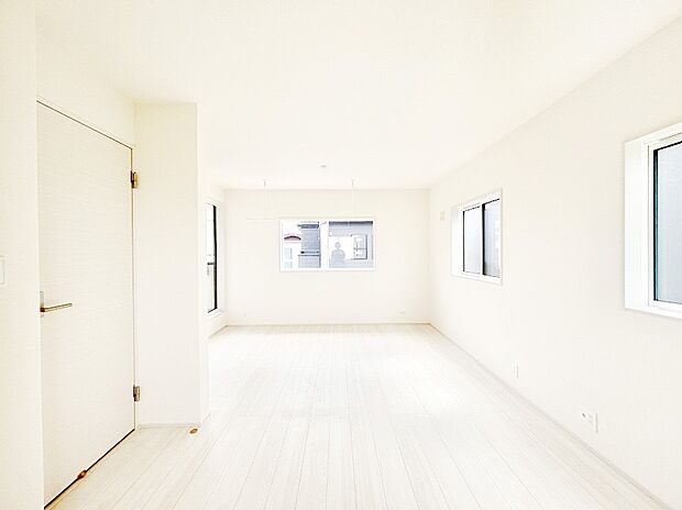 窓からのやさしい光が心地よいプライベートルーム