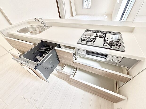 使いやすさを優先したスライド式収納タイプ!