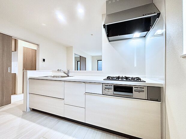 ゆとりあるキッチンではご家族と楽しくお料理ができます。