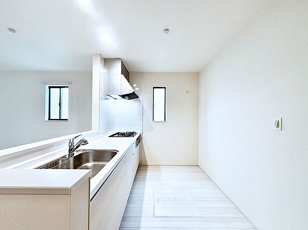 料理をしながらでもご家族との会話を楽しめる対面キッチン