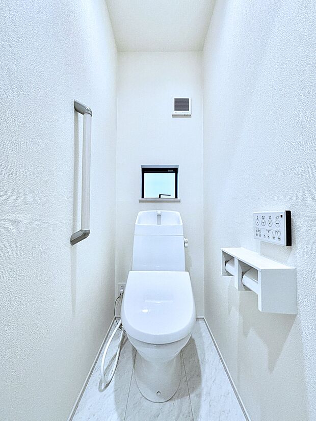 トイレは1階と2階それぞれに配置されていてとても便利です。 