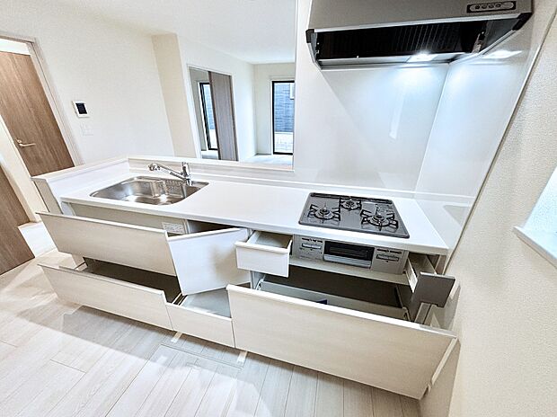 使いやすさを優先したスライド式収納タイプ！