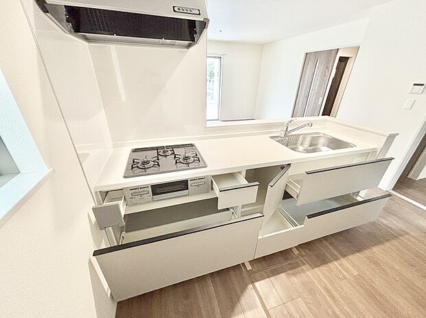 使いやすさを優先したスライド式収納タイプ!