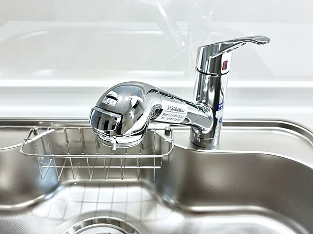 いつでも清潔なおいしいお水を。一つの水栓で水道水と浄水を使い分け。