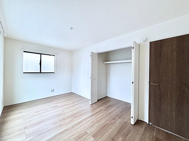 収納が充実しているので、居住スペースを広く使えます。 