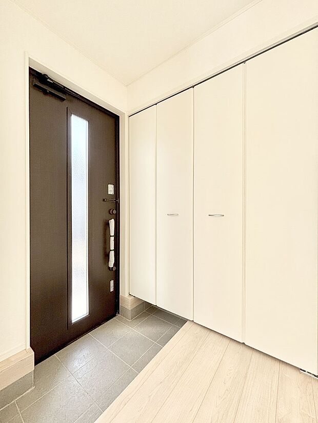 家族の帰宅やお客様をあたたかく迎える玄関