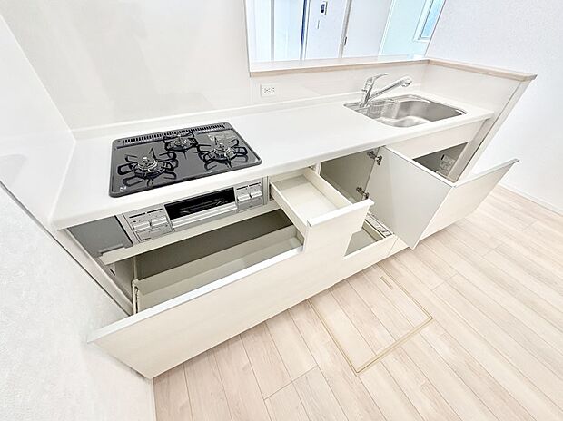 使いやすさを優先したスライド式収納タイプ!