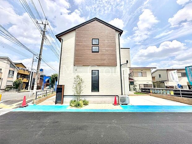 洗練された外観、上質な住空間が広がる室内は永く安心して過ごせる住居です。