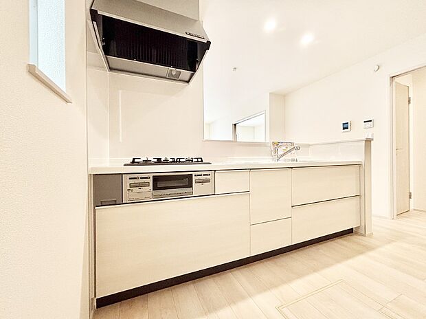 広々とした使い勝手の良いキッチンで日々のお料理も楽しくなりそう