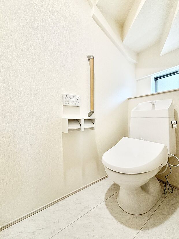 トイレは温水洗浄機能付き