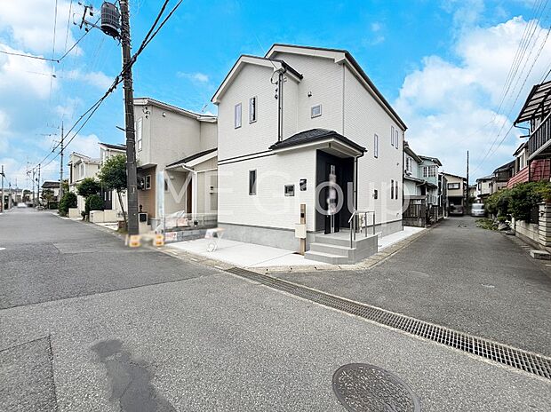 最寄り駅は東武野田線「豊春」駅。毎日の通勤通学に便利な徒歩12分。