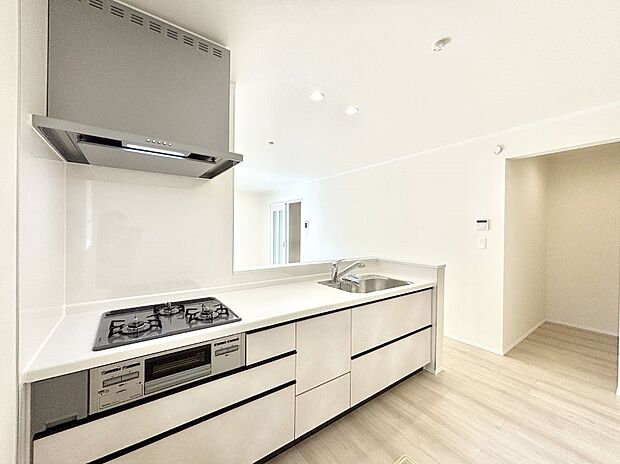 料理をしながらでもご家族との会話を楽しめる対面キッチン