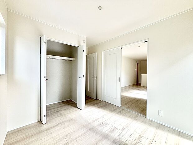 子供部屋にもおすすめな収納スペースたっぷりの居室