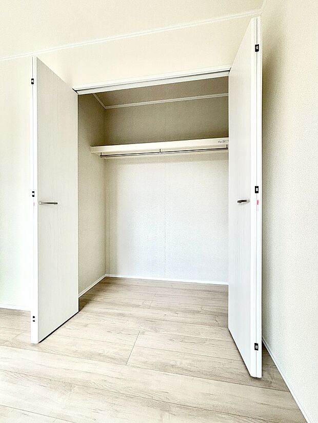 たっぷりの収納スペースで快適に暮らせそう 