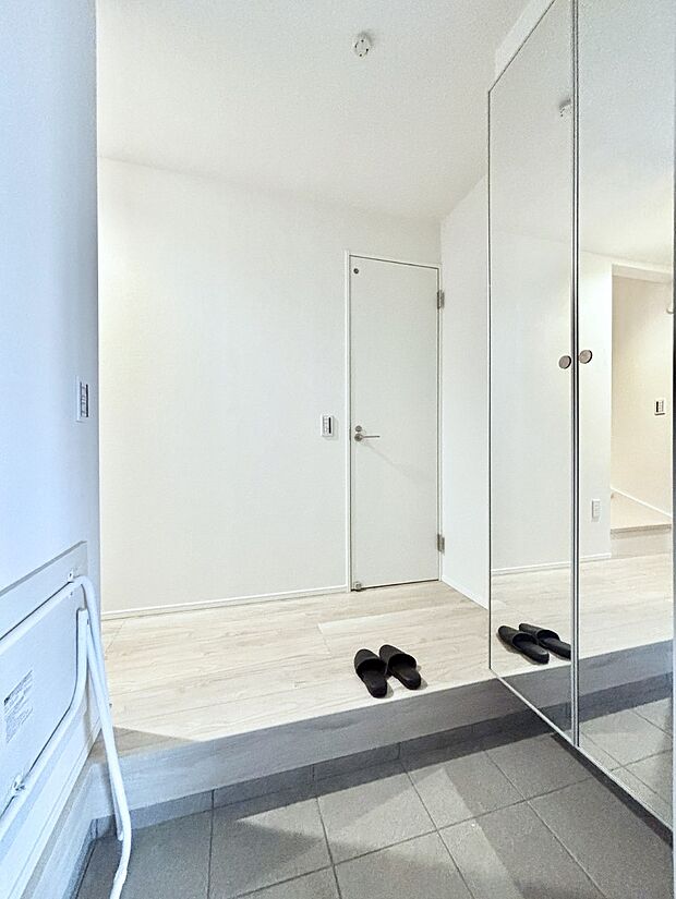 明るい玄関はお客様をお出迎えするのにぴったりです!