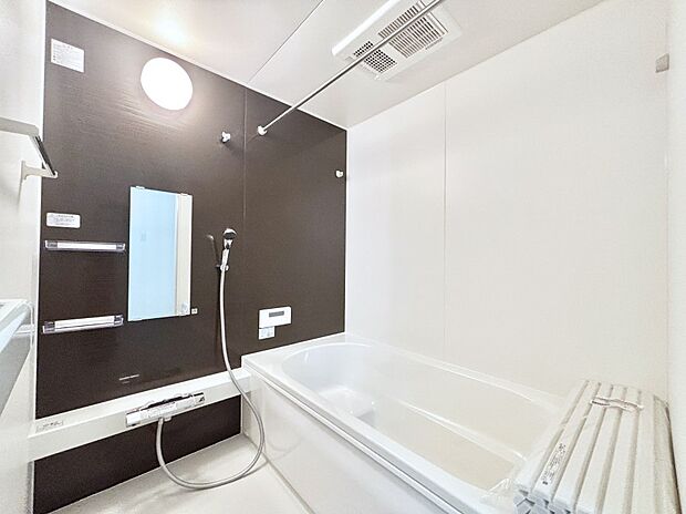 一日の疲れを癒やす大切なバスタイム。ゆっくりとお風呂を楽しんで疲れをとりたいですね!