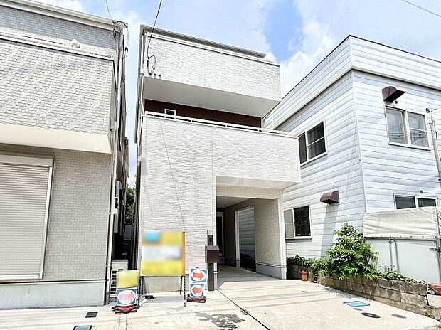 たっぷりの陽光と開放感に包まれる明るい住まい