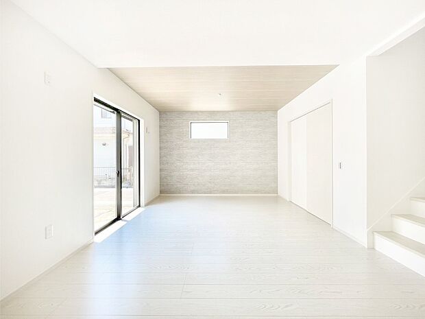 家族団らんの時間も増えそうなくつろぎのリビングダイニング。   