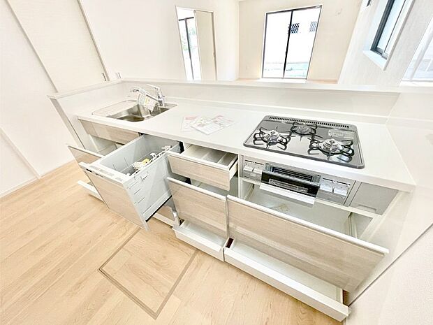 使いやすさを優先したスライド式収納タイプ！