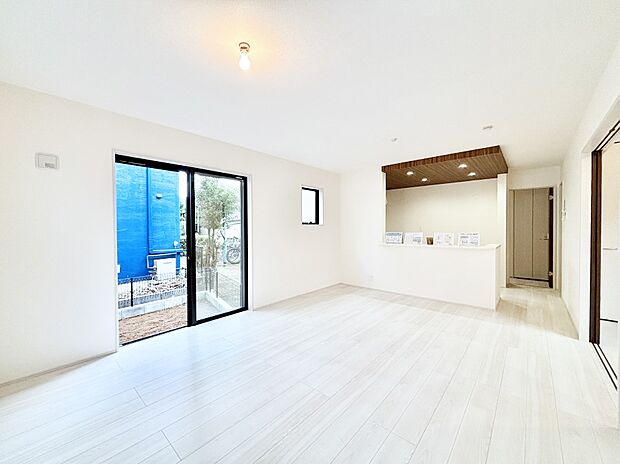 どこにいても家族のつながりを感じられるコミュニケーションリビング。 