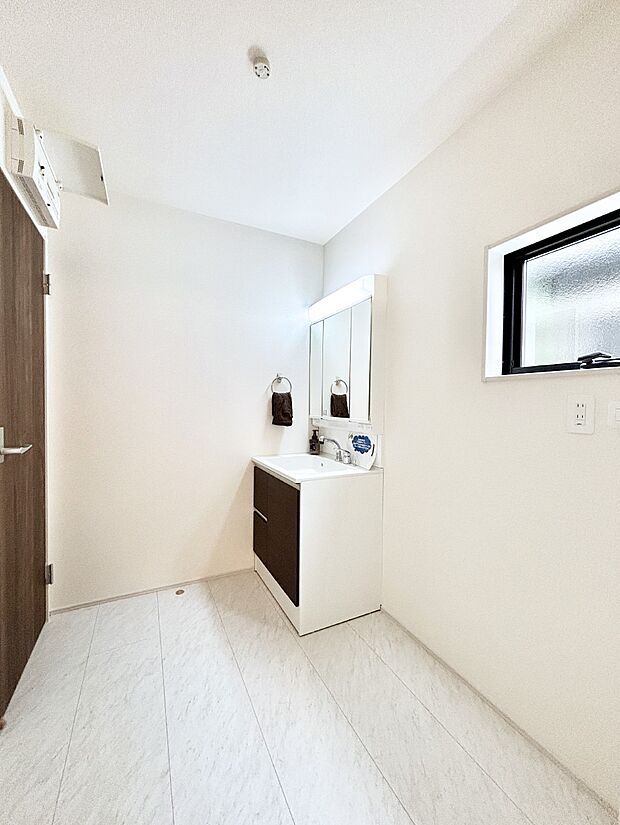 広々とゆとりのあるランドリースペース  