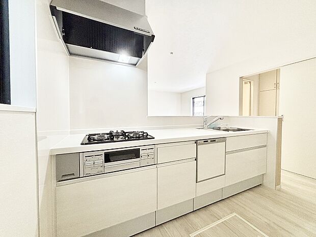 広々とした使い勝手の良いキッチンで日々のお料理も楽しくなりそう