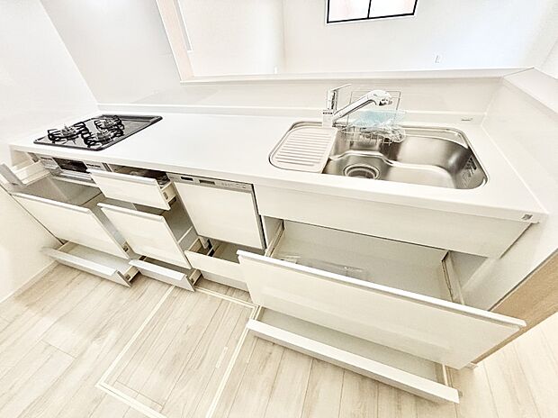 使いやすさを優先したスライド式収納タイプ！