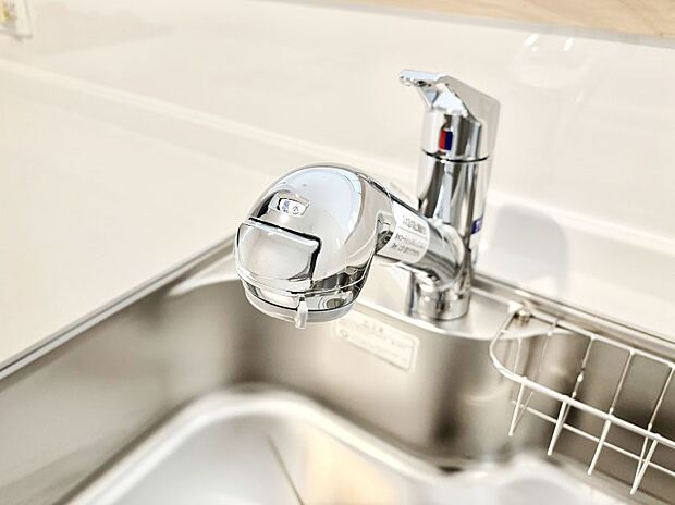 いつでも清潔なおいしいお水を。一つの水栓で水道水と浄水を使い分け。