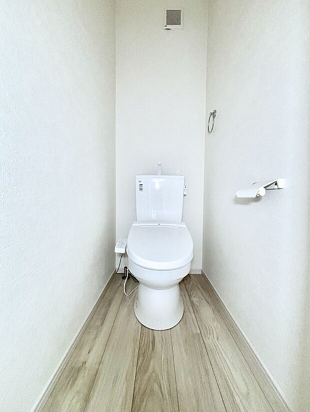 トイレは温水洗浄機能付き