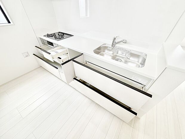 使いやすさを優先したスライド式収納タイプ！