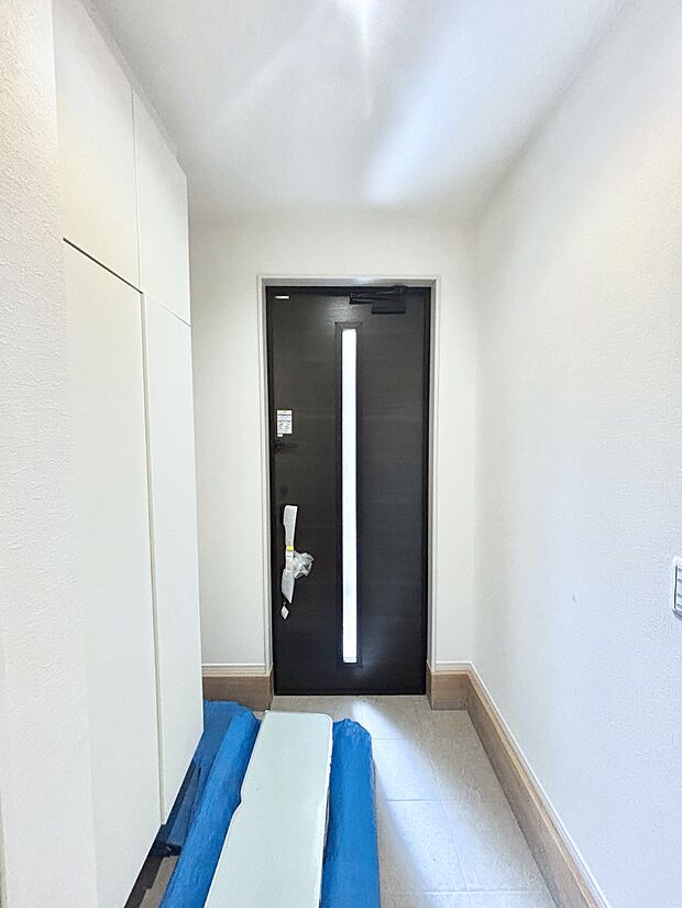 明るい玄関はお客様をお出迎えするのにぴったりです!