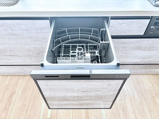 面倒なお片づけは食洗機にお任せ！家事の負担が減って、時間にも気持ちにもゆとりができます。