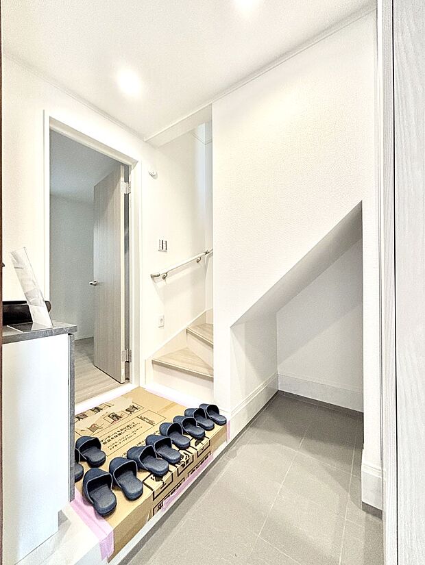 家族の帰宅やお客様をあたたかく迎える玄関