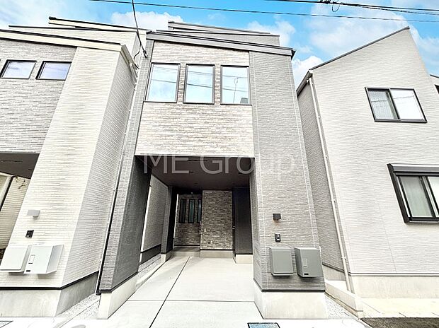 洗練された外観、上質な住空間が広がる室内は永く安心して過ごせる住居です。 