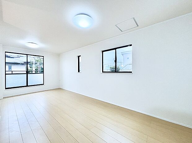 日当たりのいいリビング! お気に入りのグリーンを飾れば更に心地よさがアップ!