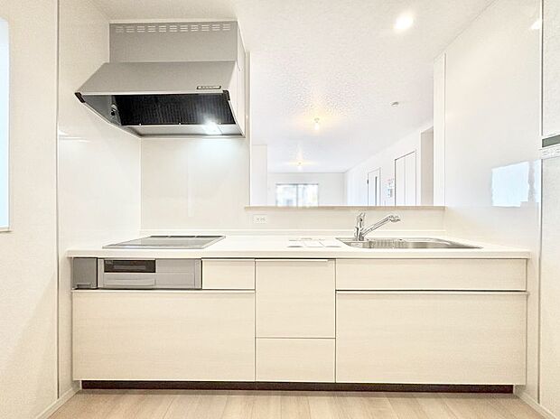 リビングで遊ぶお子様を見守りながらお料理ができる対面キッチン