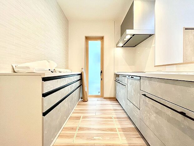 ゆとりあるキッチンではご家族と楽しくお料理ができます。